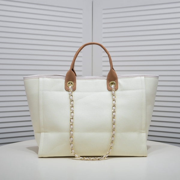 シャネルバッグ側面デザイン